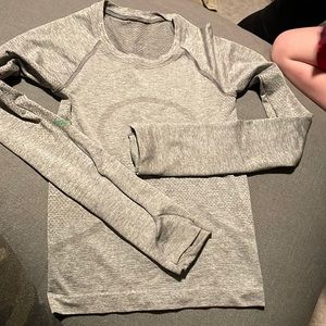 Lululemon long sleeve shirt
